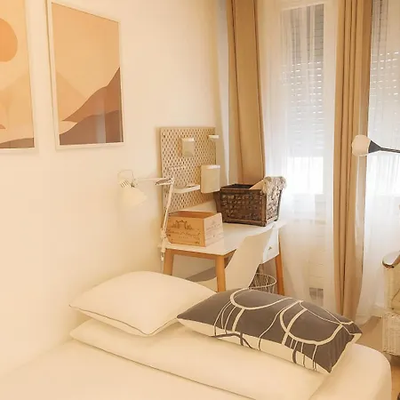 Vendégház Le 9 Prive Chic A Pres Paris, Kitchen Et 2 Sdb Ideal Couples Et Professionnels En Deplacement *