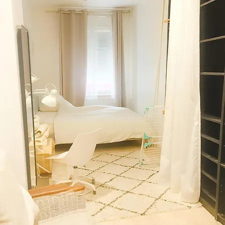 Le 9 Prive Chic A Pres Paris, Kitchen Et 2 Sdb Ideal Couples Et Professionnels En Deplacement